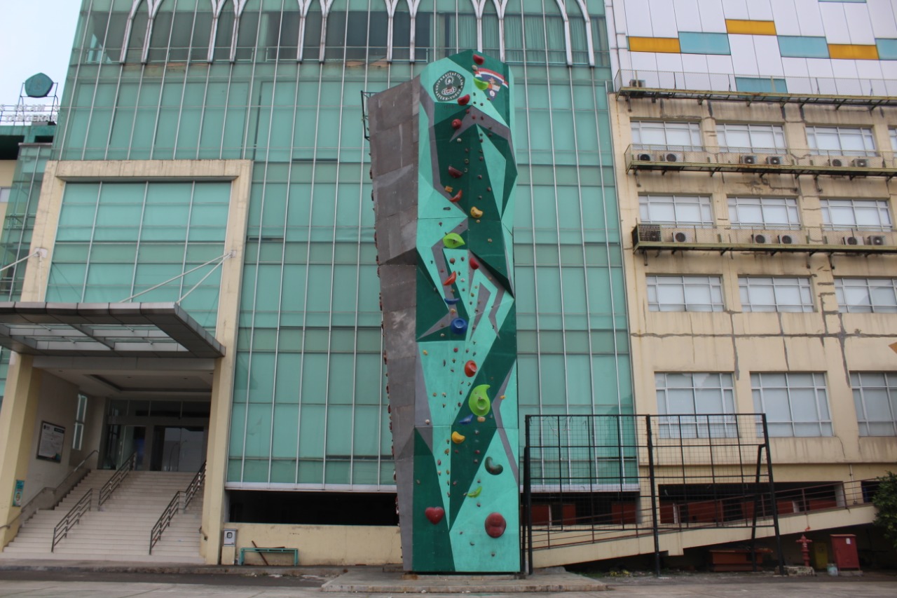 wall climbing